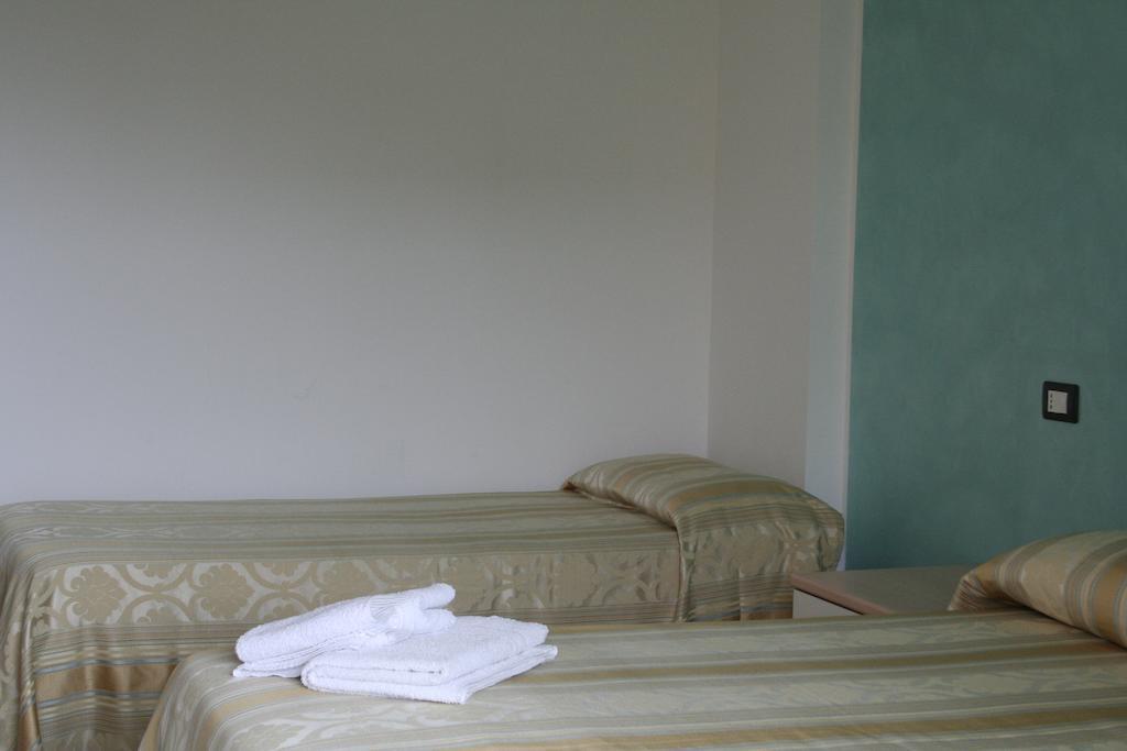 Bed And Breakfast Cirelli Скалеа Стая снимка